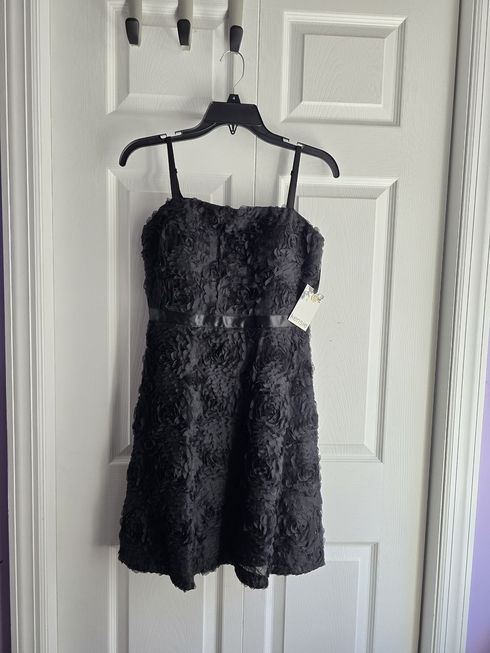 Kensie Dresses Black Floral Rosette Party Dress with Satin Waist Size 4